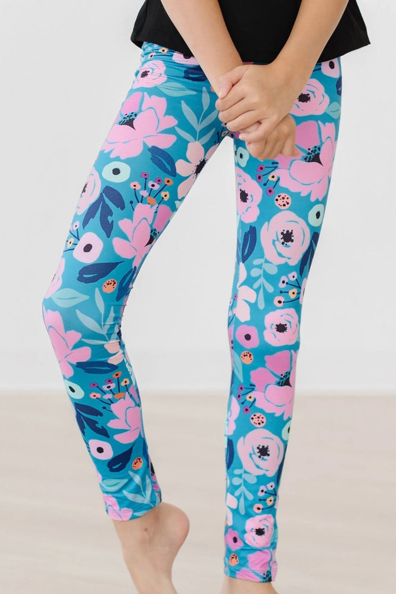Twirling in Teal Leggings - Image 5
